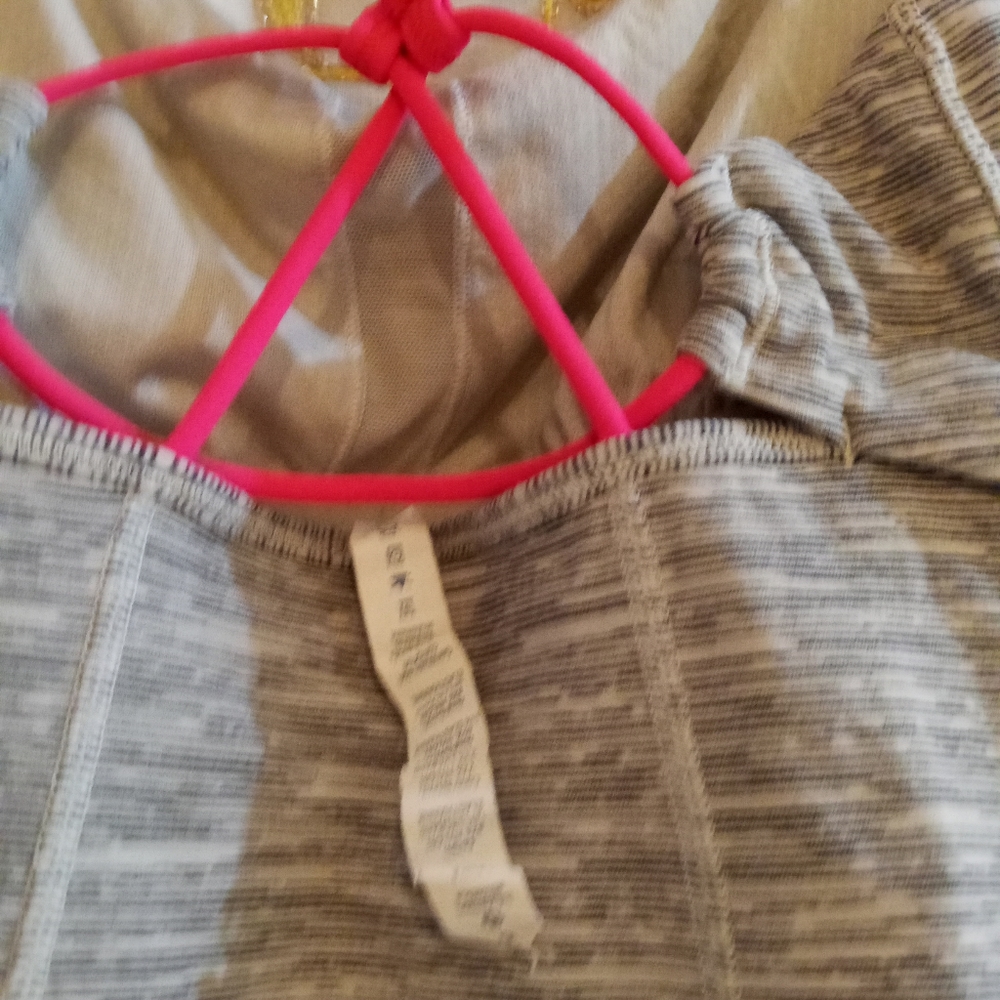 Lululemon - Picture 4 of 6